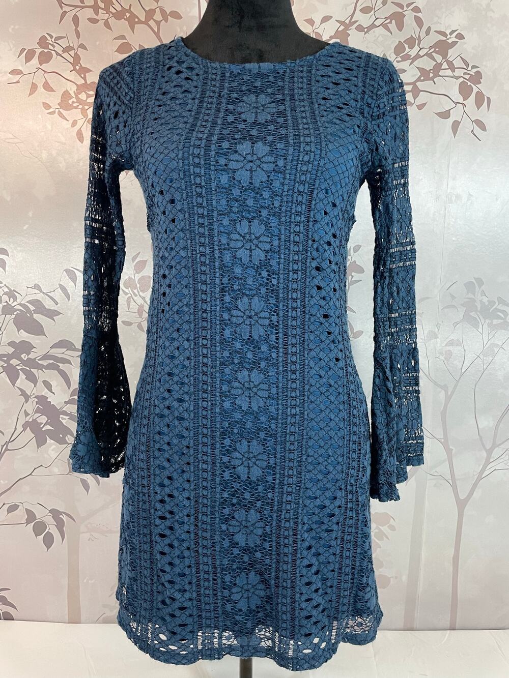 Francesca's Lace Bell Sleeve Keyhole Mini Dress Blue XS Boho Festival Romantic